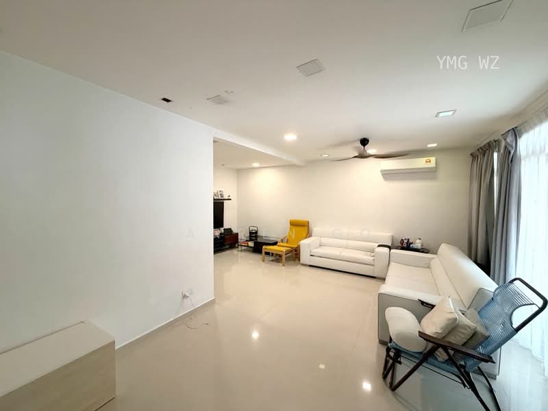 2-storey Terraced House for Sale in Setia Alam (Selangor) - Darren Go - Living Room - PropertyGuru.com.my