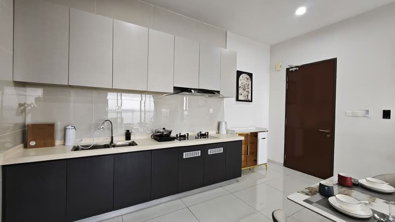 Condominium for Sale at Bay Point @ Country Garden Danga Bay - Gucca Tay - Kitchen - PropertyGuru.com.my