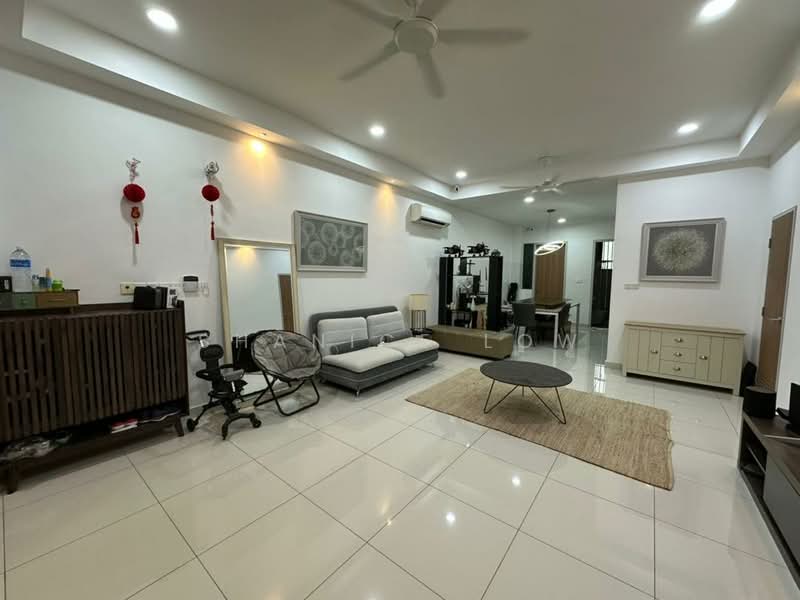 Rumah Teres 3 Tingkat untuk Dijual di Taman Puchong Legenda (Puchong) - Shanice Low - Living Room - PropertyGuru.com.my
