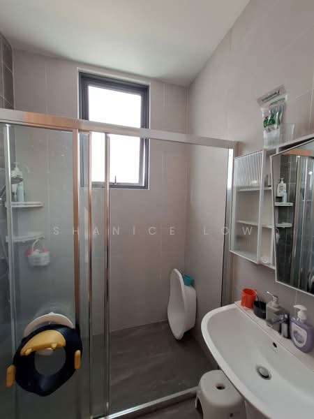 Rumah Teres 3 Tingkat untuk Dijual di Taman Puchong Legenda (Puchong) - Shanice Low - Bathroom - PropertyGuru.com.my