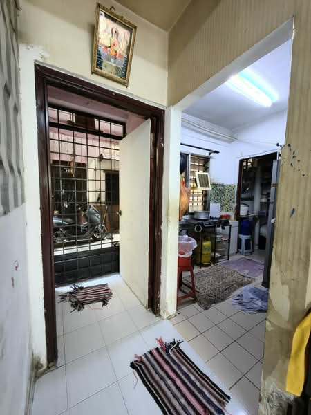 Pangsapuri untuk Dijual di Pangsapuri Seri Pulai - Evan Goh - Entrance - PropertyGuru.com.my
