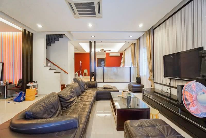 Semi-Detached House for Sale in Astana Gemilang (Batu Caves) - Izzaza Izzati - Living Room - PropertyGuru.com.my