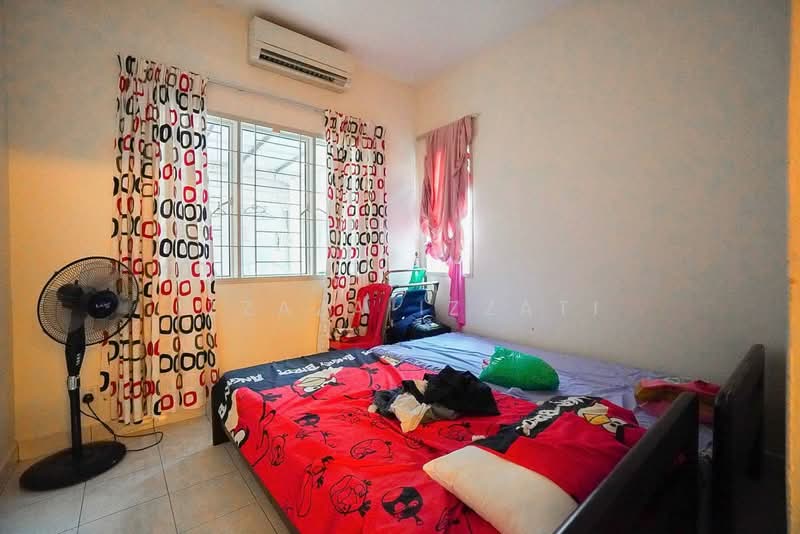 Semi-Detached House for Sale in Astana Gemilang (Batu Caves) - Izzaza Izzati - Bedroom - PropertyGuru.com.my