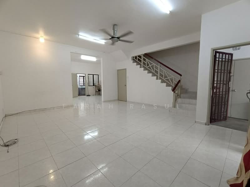 Rumah Teres 2 Tingkat untuk Dijual di Ayer Keroh (Melaka) - Farah Rasul - Living Room - PropertyGuru.com.my