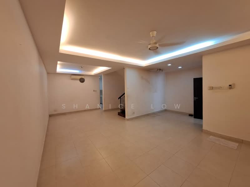 Rumah Teres 2.5 Tingkat untuk Disewa di Bandar Puteri Puchong (Puchong) - Shanice Low - Living Room - PropertyGuru.com.my