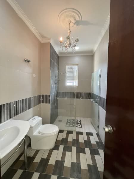 Semi-Detached House for Sale in Ampang Jaya (Ampang) - Happy Kua - Bathroom - PropertyGuru.com.my