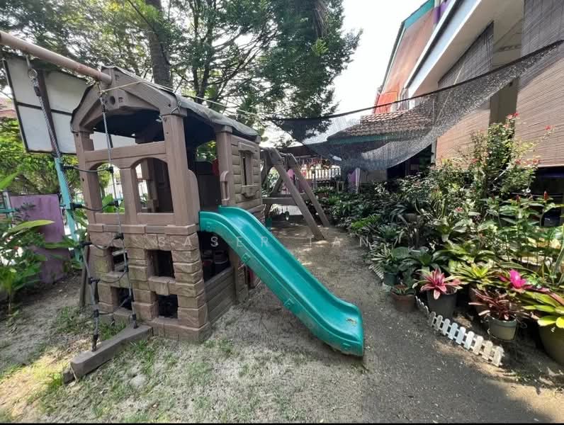 2-storey Terraced House for Sale in Taman Mount Austin (Tebrau) - SASER TAN. - Garden - PropertyGuru.com.my