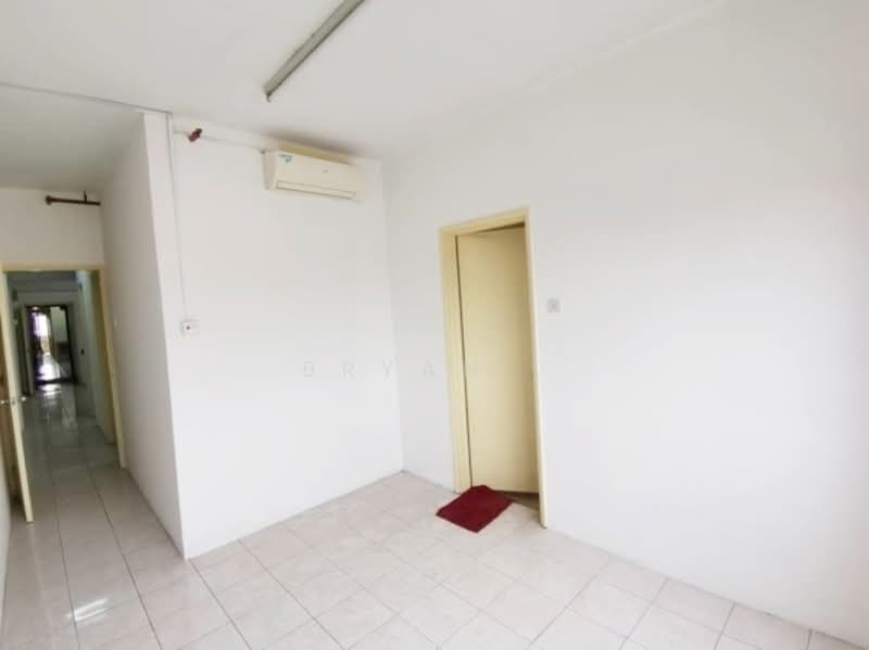 Service Residence for Sale at Villa Mutiara @ Mutiara Kompleks - Bryan . - PropertyGuru.com.my