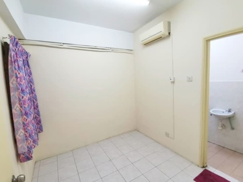 Service Residence for Sale at Villa Mutiara @ Mutiara Kompleks - Bryan . - PropertyGuru.com.my