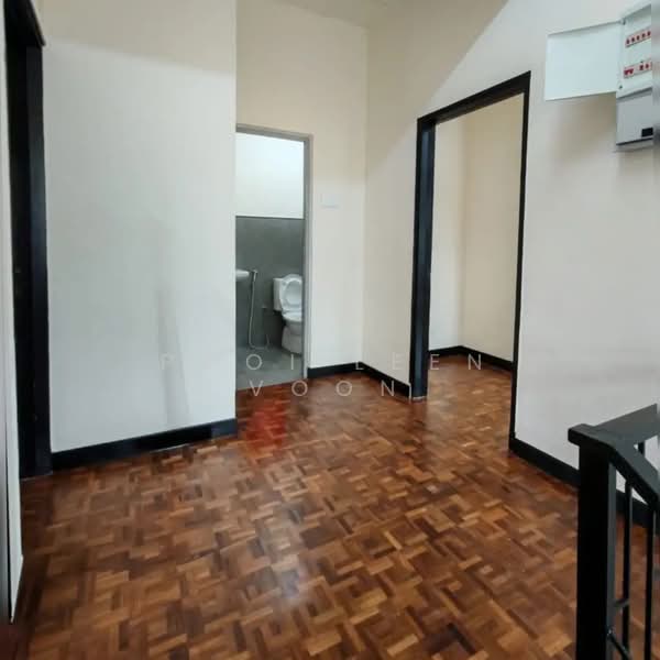2-storey Terraced House for Rent in Taman Pelangi (Johor Bahru) - Pooi Leen Voon - Corridor - PropertyGuru.com.my