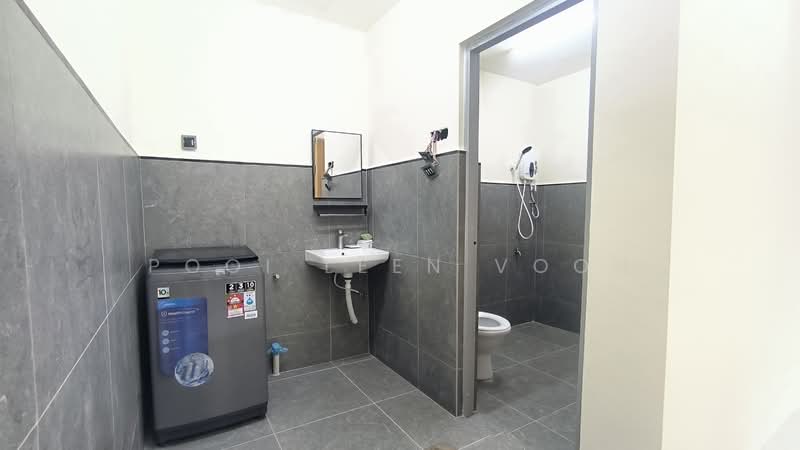 Rumah Teres 2 Tingkat untuk Disewa di Taman Pelangi (Johor Bahru) - Pooi Leen Voon - Bathroom - PropertyGuru.com.my