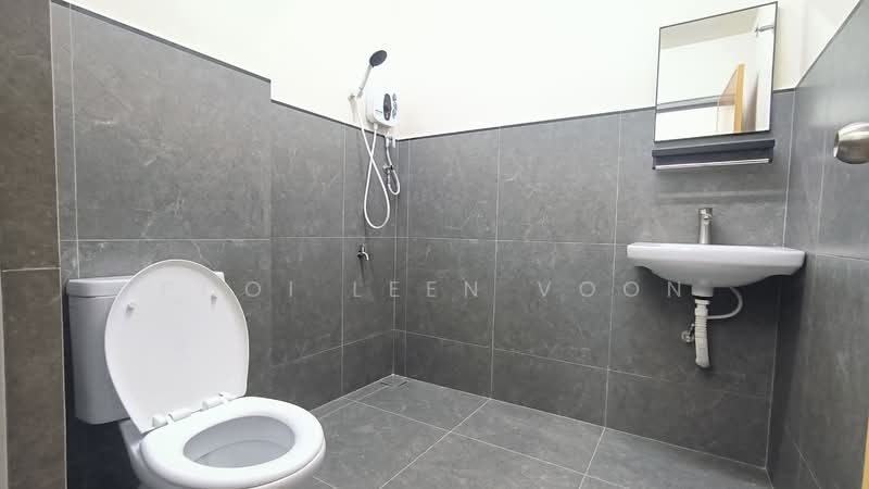 Rumah Teres 2 Tingkat untuk Disewa di Taman Pelangi (Johor Bahru) - Pooi Leen Voon - Bathroom - PropertyGuru.com.my