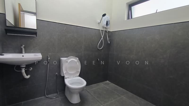 Rumah Teres 2 Tingkat untuk Disewa di Taman Pelangi (Johor Bahru) - Pooi Leen Voon - Bathroom - PropertyGuru.com.my