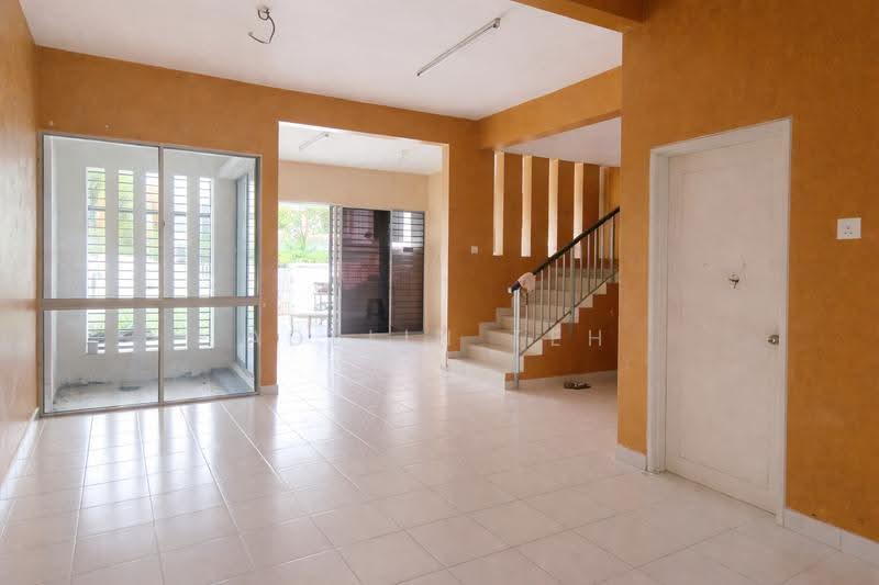 2-storey Terraced House for Sale in Bandar Seri Coalfields (Sungai Buloh) - Adelin Teh - Living Room - PropertyGuru.com.my