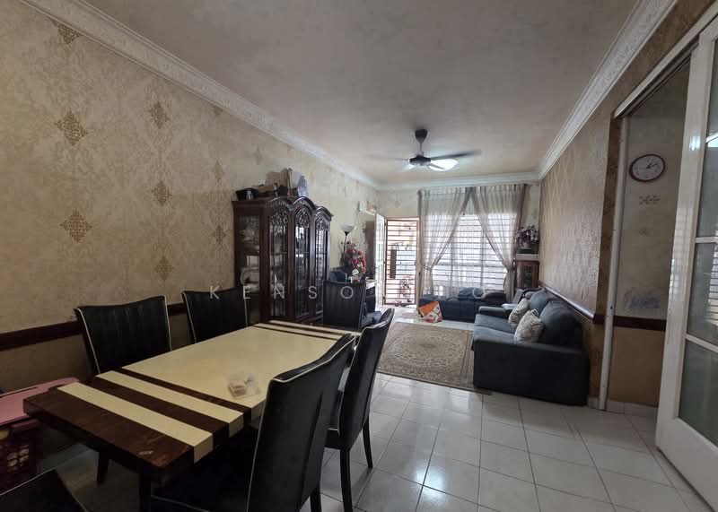 Townhouse for Sale in Batu Caves (Selangor) - Kenson Ho - Living Room - PropertyGuru.com.my