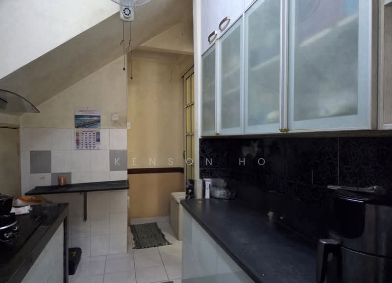 Townhouse for Sale in Batu Caves (Selangor) - Kenson Ho - Kitchen - PropertyGuru.com.my