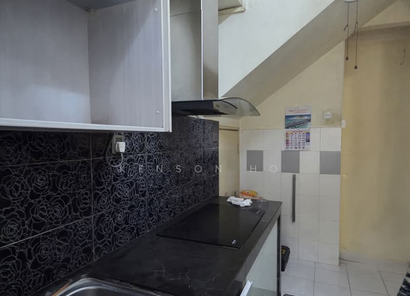 Townhouse for Sale in Batu Caves (Selangor) - Kenson Ho - Kitchen - PropertyGuru.com.my