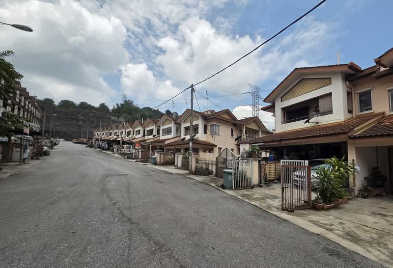 Townhouse for Sale in Batu Caves (Selangor) - Kenson Ho - Exterior - PropertyGuru.com.my