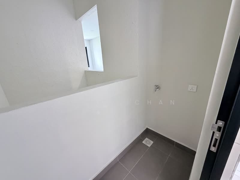 Condominium for Sale at Mutiara Hilltop - Karmen Chan - Yard - PropertyGuru.com.my