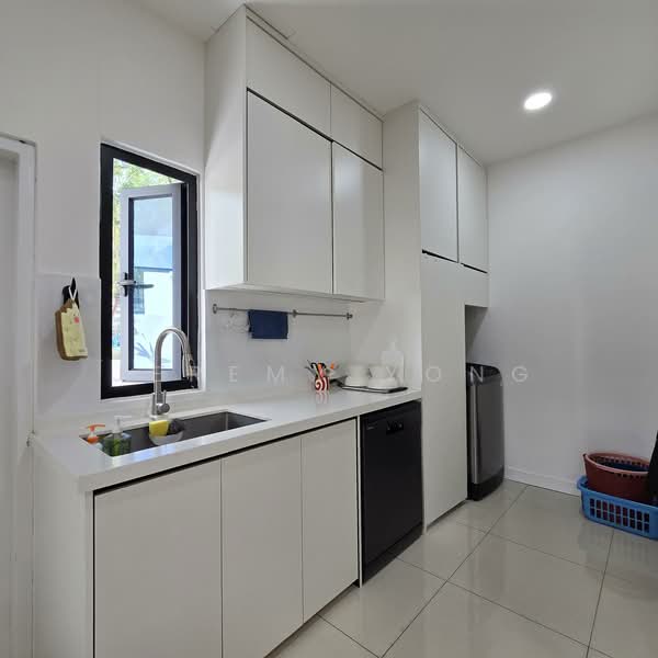 Semi-Detached House for Sale in Jade Hills (Kajang) - Jeremy Yong - Kitchen - PropertyGuru.com.my