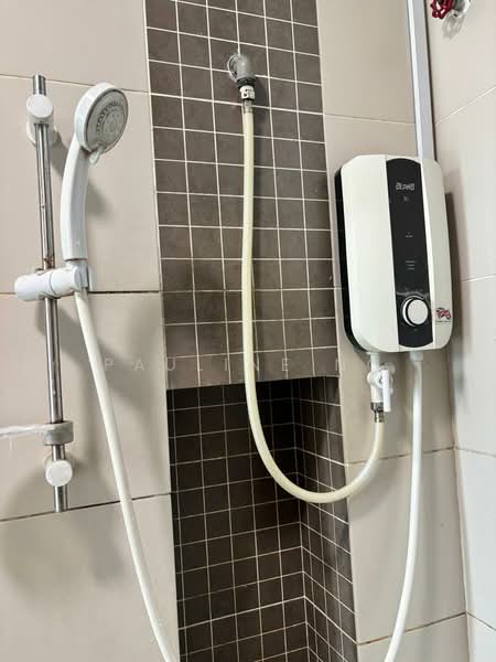 Pangsapuri untuk Dijual di D'Rich Executive Suites - Pauline Ng - Bathroom - PropertyGuru.com.my