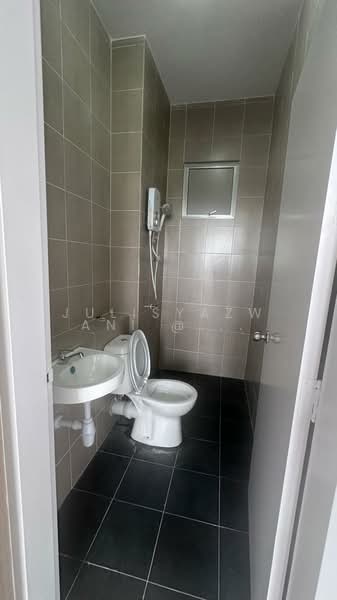 Kondominium untuk Disewa di Pangsapuri D'Ruby - Julisyazwani @ Wani - Bathroom - PropertyGuru.com.my