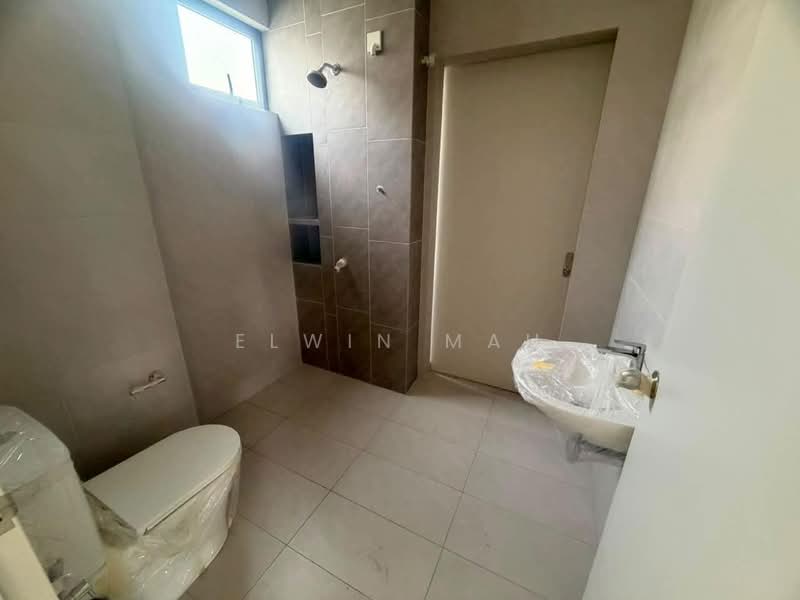2-storey Terraced House for Sale in Bandar Gamuda Gardens (Rawang) - Elwin Mah - Bathroom - PropertyGuru.com.my