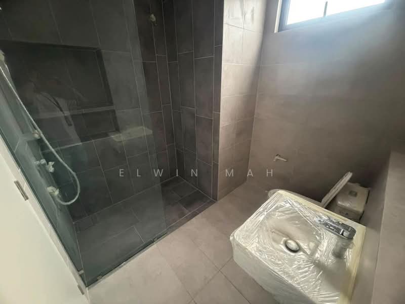 2-storey Terraced House for Sale in Bandar Gamuda Gardens (Rawang) - Elwin Mah - Bathroom - PropertyGuru.com.my