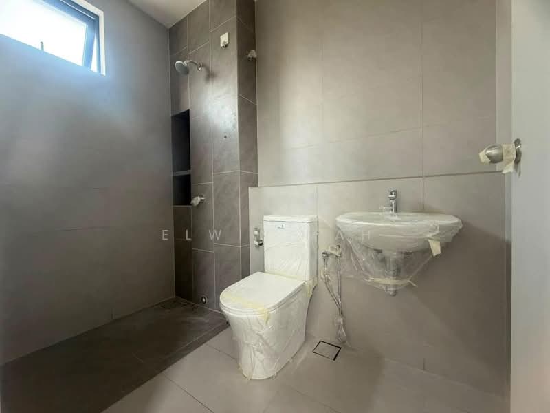 2-storey Terraced House for Sale in Bandar Gamuda Gardens (Rawang) - Elwin Mah - Bathroom - PropertyGuru.com.my