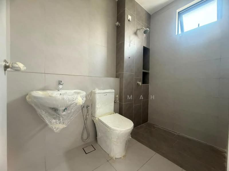 2-storey Terraced House for Sale in Bandar Gamuda Gardens (Rawang) - Elwin Mah - Bathroom - PropertyGuru.com.my