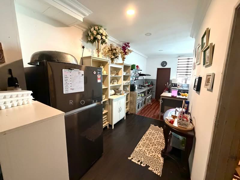 2-storey Terraced House for Sale in Bandar Tasik Puteri (Rawang) - Roman Yap - Kitchen - PropertyGuru.com.my