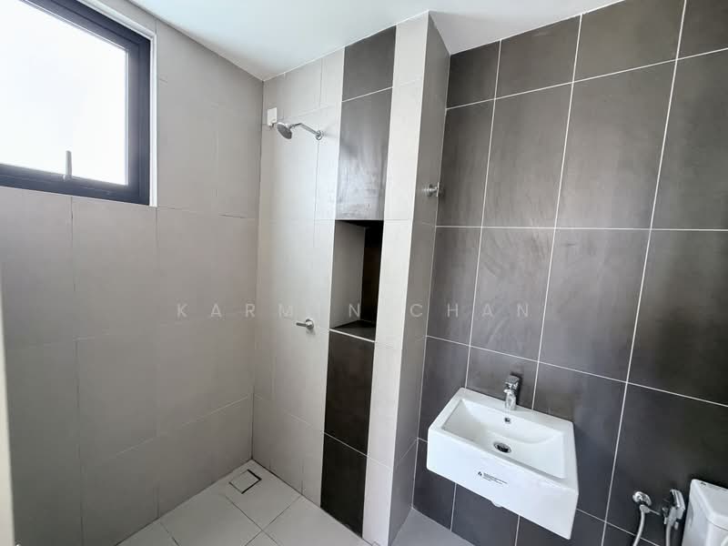Condominium for Sale at Mutiara Hilltop - Karmen Chan - Bedroom 2 bathroom - PropertyGuru.com.my