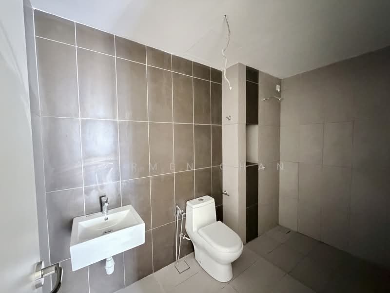 Condominium for Sale at Mutiara Hilltop - Karmen Chan - Master Bathroom - PropertyGuru.com.my