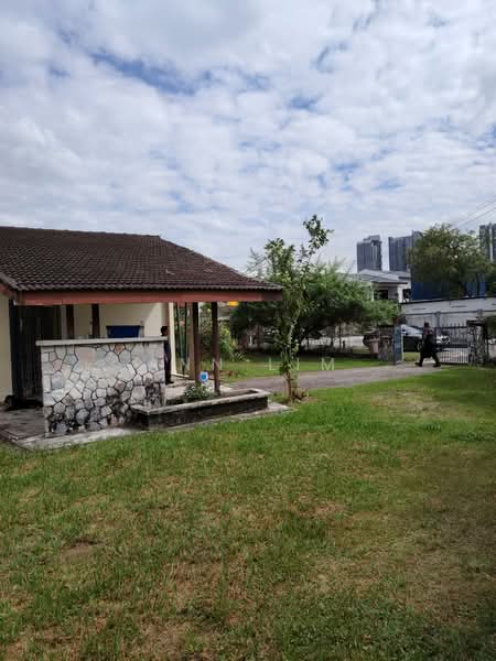 Bungalow for Sale in Taman Kanagapuram (Petaling Jaya) - Ann Lim - Exterior - PropertyGuru.com.my