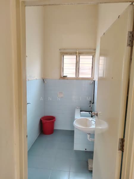 Bungalow for Sale in Taman Kanagapuram (Petaling Jaya) - Ann Lim - Bathroom - PropertyGuru.com.my