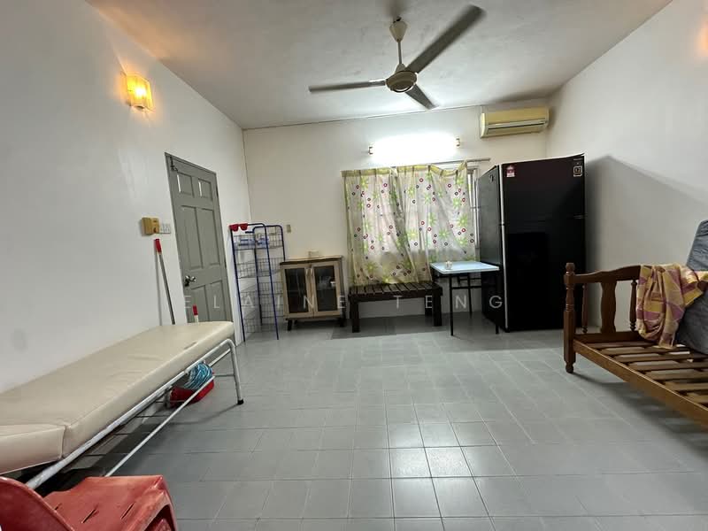 Rumah Teres 2 Tingkat untuk Dijual di Taman Desawan (Klang) - Elaine Teng - Living Room - PropertyGuru.com.my