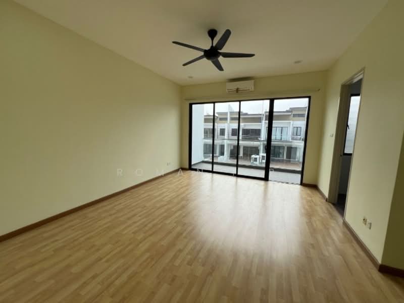 2-storey Terraced House for Sale in Rawang (Selangor) - Roman Yap - Living Room - PropertyGuru.com.my