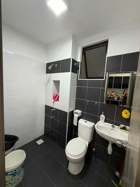 Rumah Teres 2 Tingkat untuk Dijual di Bandar Tiram (Ulu Tiram) - Alviss Tay - Bathroom - PropertyGuru.com.my