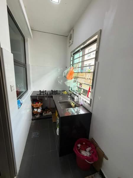 Rumah Teres 2 Tingkat untuk Dijual di Bandar Tiram (Ulu Tiram) - Alviss Tay - Kitchen - PropertyGuru.com.my