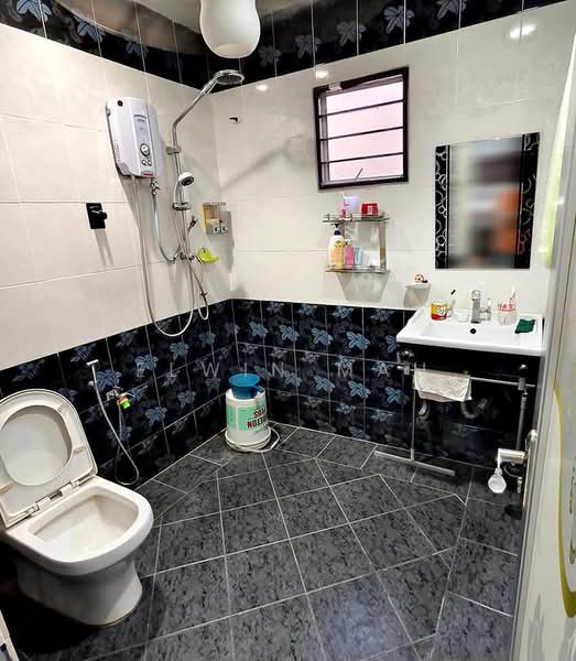 Bungalow for Sale in Taman Sri Hijau (Rawang) - Elwin Mah - Bathroom - PropertyGuru.com.my