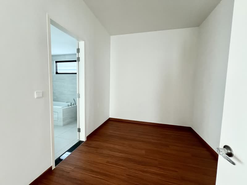 Bungalow House for Sale in Taman Molek (Johor Bahru) - Yik Tat - PropertyGuru.com.my