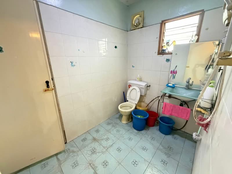 Rumah Banglo untuk Dijual di Rawang (Selangor) - Roman Yap - Bathroom - PropertyGuru.com.my