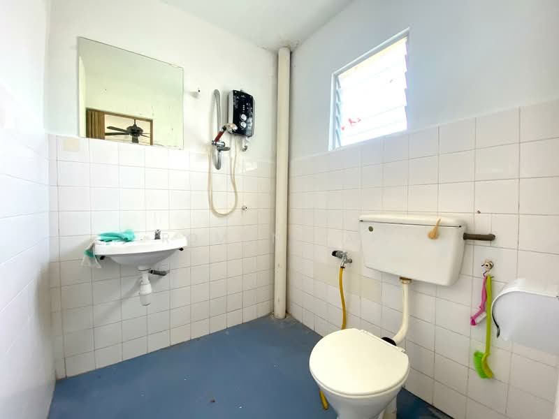 Rumah Teres untuk Dijual di Bandar Country Homes (Rawang) - Roman Yap - PropertyGuru.com.my