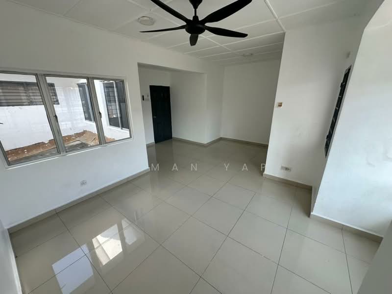 Rumah Teres 2.5 Tingkat untuk Dijual di Bandar Country Homes (Rawang) - Roman Yap - PropertyGuru.com.my