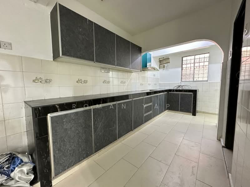 Rumah Teres 2.5 Tingkat untuk Dijual di Bandar Country Homes (Rawang) - Roman Yap - PropertyGuru.com.my