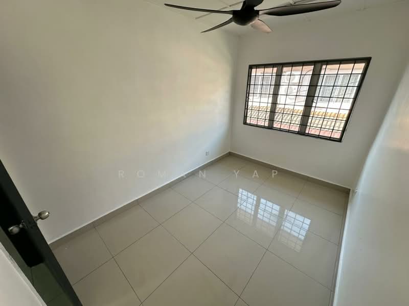 Rumah Teres 2.5 Tingkat untuk Dijual di Bandar Country Homes (Rawang) - Roman Yap - PropertyGuru.com.my
