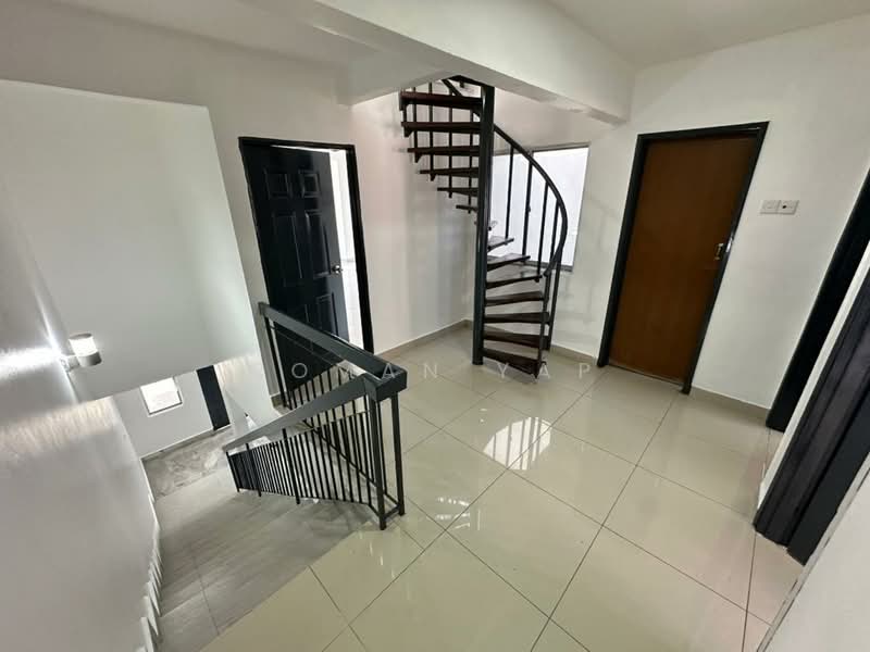 Rumah Teres 2.5 Tingkat untuk Dijual di Bandar Country Homes (Rawang) - Roman Yap - PropertyGuru.com.my
