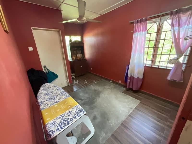 Rumah Teres 2 Tingkat untuk Dijual di Bandar Country Homes (Rawang) - Roman Yap - Bedroom - PropertyGuru.com.my