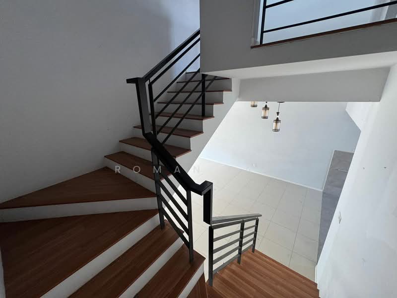 Rumah Teres untuk Dijual di Bandar Country Homes (Rawang) - Roman Yap - Interior - PropertyGuru.com.my