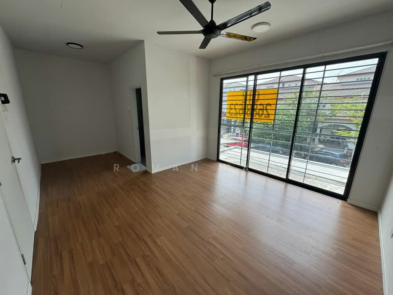 Rumah Teres untuk Dijual di Bandar Country Homes (Rawang) - Roman Yap - PropertyGuru.com.my